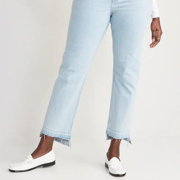 Old Navy Extra High-Waisted Button-Fly Sky-Hi Straight Cut-Off Jeans for Women - Picture 6 of 8